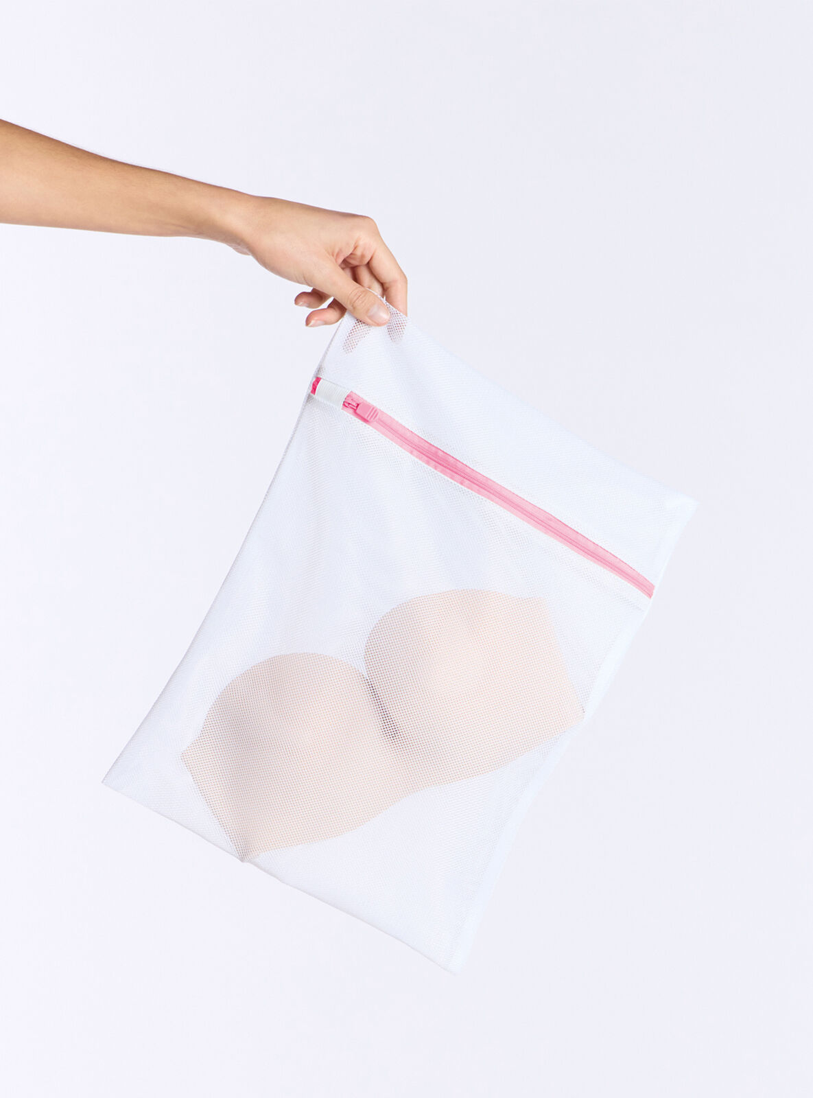 Lingerie mesh wash bag - White