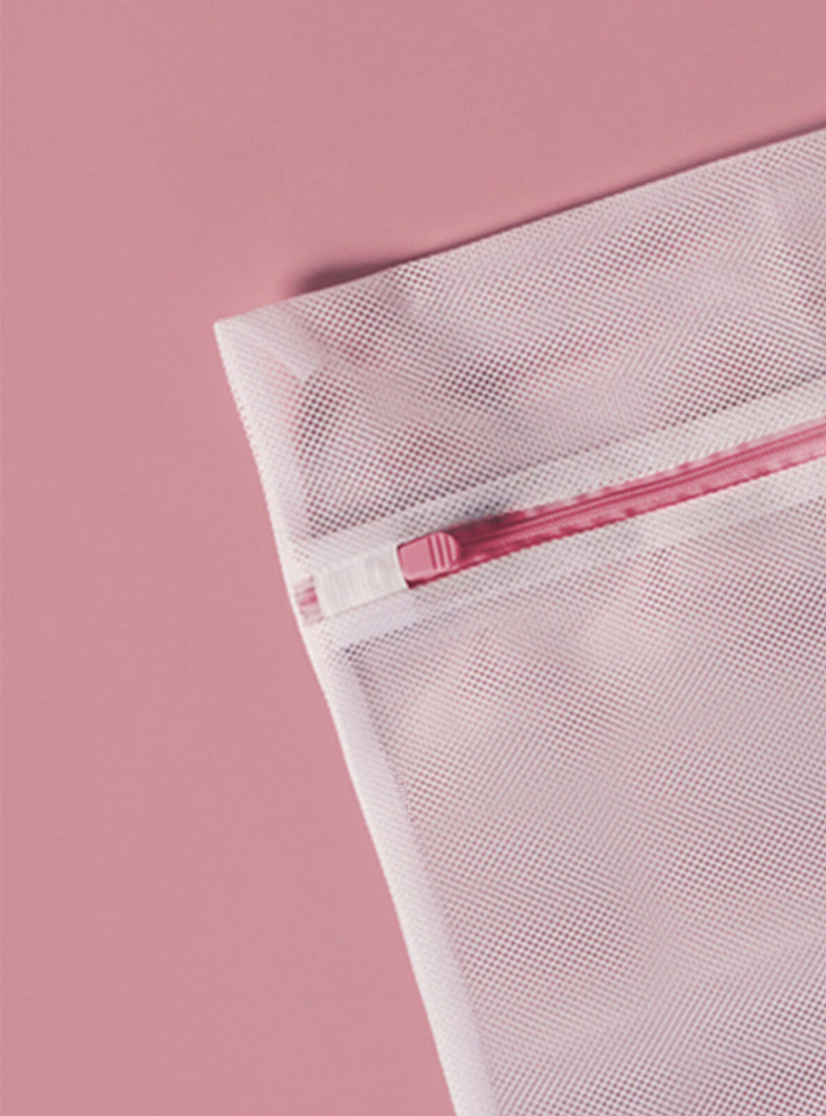 Lingerie mesh wash bag - White