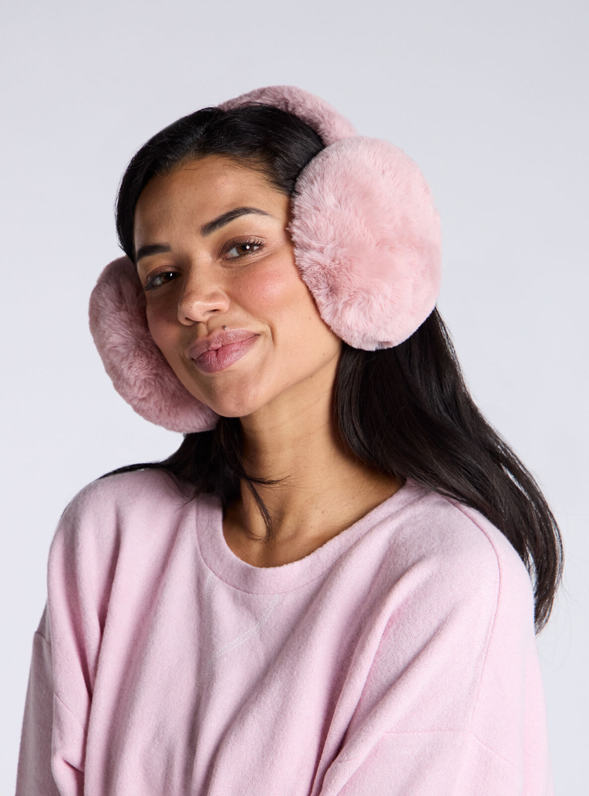 Fluffy oversized earmuffs - Dusky Pink