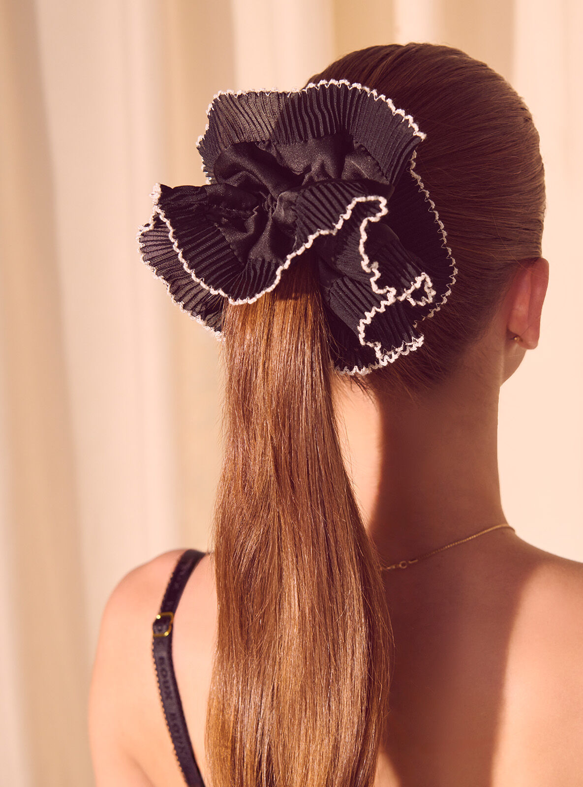Satin oversized hair scrunchie - Black