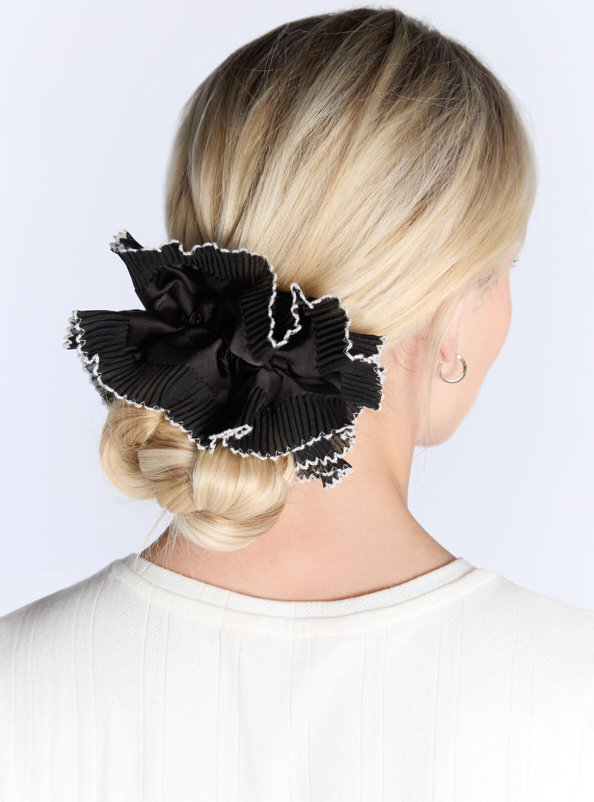 Satin oversized hair scrunchie - Black