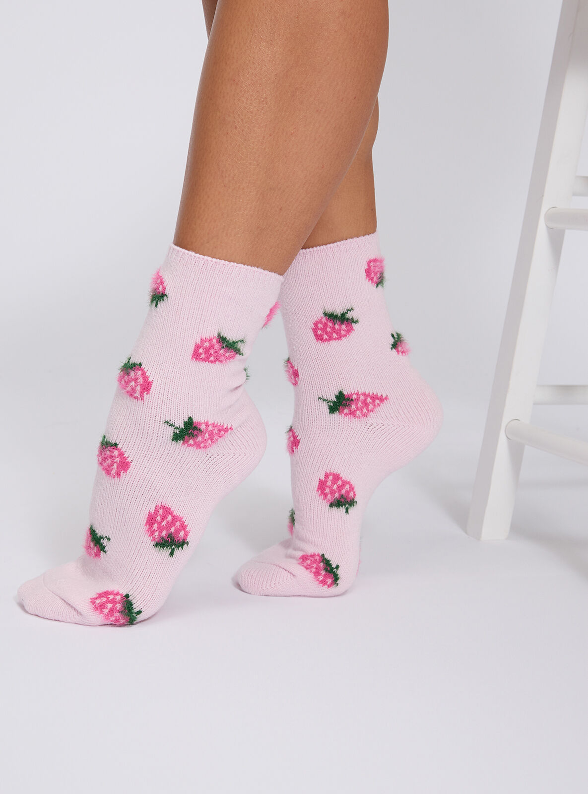 Strawberry fluffy ankle socks - Pink Mix